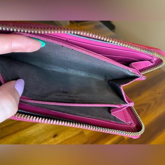 Gucci Red Zipper Large Monogram Logo GG Clutch Wallet - Picture 5 of 16